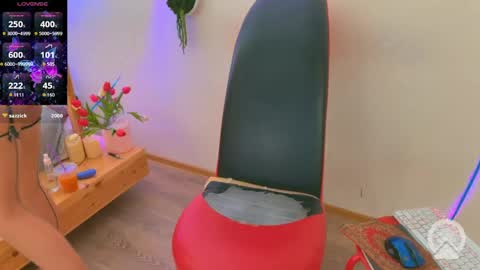 Snapshot of monikate_ chatting on April 27, 9:40 am Himy name Kateim pvt model with hairy pussy online show from April 27, 9:40 am