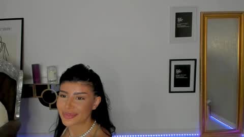 Snapshot of moniqueeass chatting on December 26, 2:59 pm Alessia online show from December 26, 2:59 pm