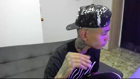 Snapshot of monkeyd_66 chatting on December 12, 10:02 am monkeyd_66 online show from December 12, 10:02 am