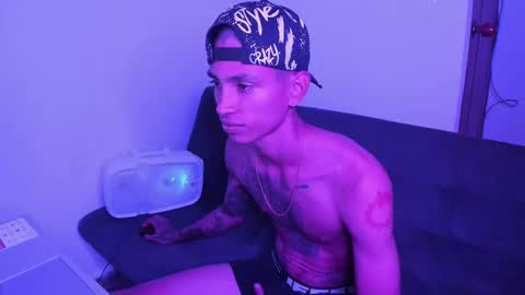 Snapshot of monkeyd_66 chatting on December 17, 11:28 am monkeyd_66 online show from December 17, 11:28 am