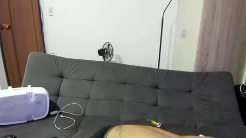 Snapshot of monkeyd_66 chatting on January 5, 8:54 am monkeyd_66 online show from January 5, 8:54 am