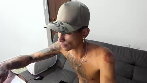 Snapshot of monkeyd_66 chatting on January 9, 7:31 am monkeyd_66 online show from January 9, 7:31 am