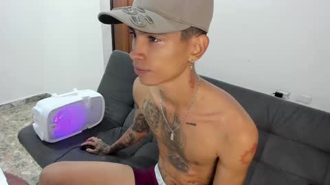 Snapshot of monkeyd_66 chatting on January 12, 8:36 am monkeyd_66 online show from January 12, 8:36 am