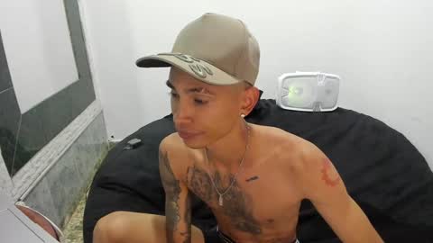 Snapshot of monkeyd_66 chatting on January 25, 8:53 pm monkeyd_66 online show from January 25, 8:53 pm