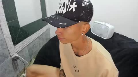 Snapshot of monkeyd_66 chatting on February 9, 11:25 am monkeyd_66 online show from February 9, 11:25 am