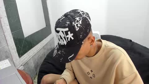 Snapshot of monkeyd_66 chatting on February 15, 11:50 am monkeyd_66 online show from February 15, 11:50 am