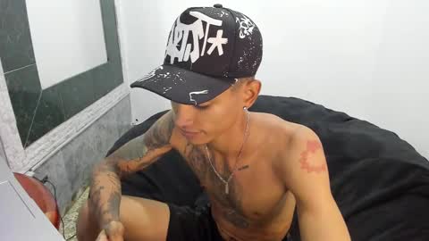 Snapshot of monkeyd_66 chatting on February 15, 2:55 pm monkeyd_66 online show from February 15, 2:55 pm