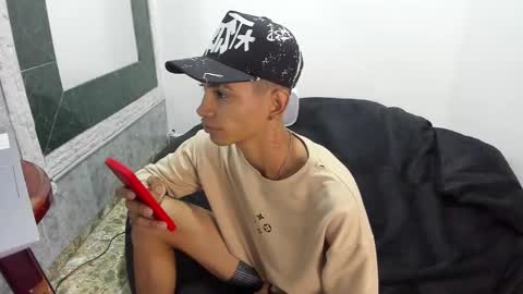 monkeyd_66 online show from February 16, 2:43 pm