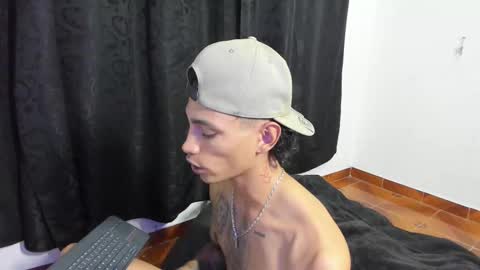 Snapshot of monkeyd_66 chatting on September 13, 1:38 am monkeyd_66 online show from September 13, 1:38 am