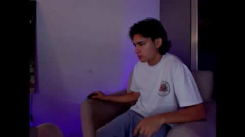 Snapshot of monky_0002 chatting on March 2, 1:07 pm monky_0002 online show from March 2, 1:07 pm