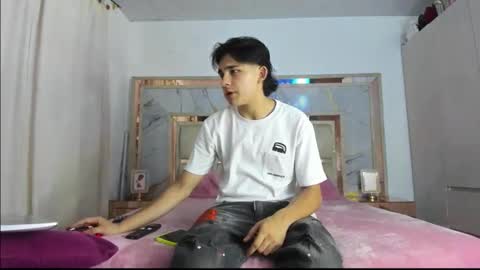 monky_0002 online show from March 15, 11:33 pm