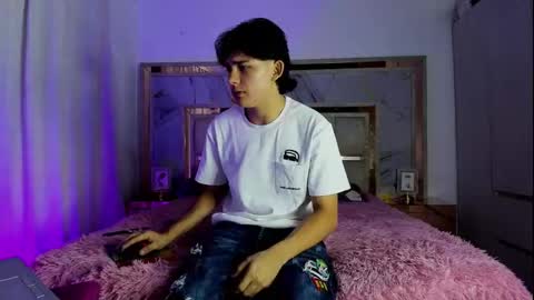 monky_0002 online show from March 26, 3:23 am