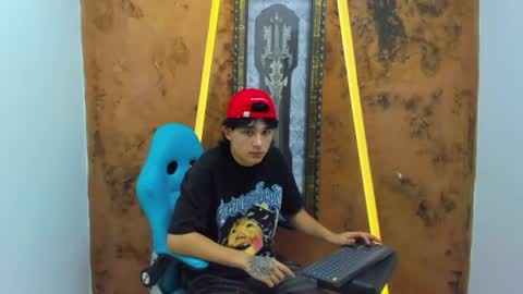 monky_0002 online show from June 27, 8:58 pm