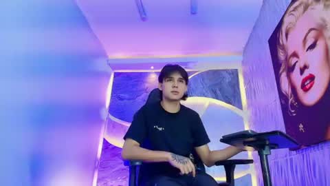 monky_0002 online show from June 29, 8:31 pm