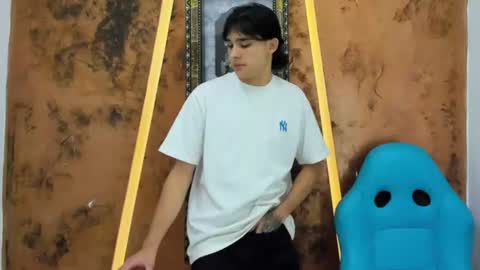 monky_0002 online show from July 11, 4:48 am