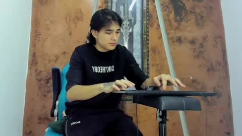 monky_0002 online show from July 15, 3:45 am