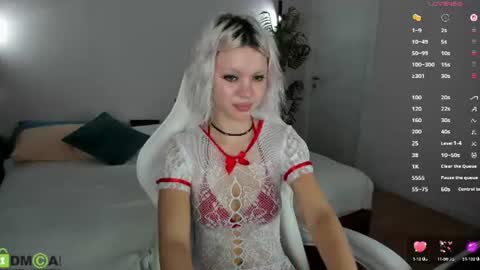 Snapshot of monro_doll chatting on July 25, 9:07 am MONRO online show from July 25, 9:07 am