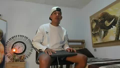 Snapshot of monsoon_the_best chatting on April 22, 2:58 am monsoon_the_best online show from April 22, 2:58 am