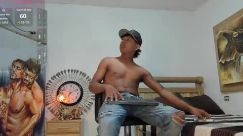 Snapshot of monsoon_the_best chatting on April 23, 3:08 am monsoon_the_best online show from April 23, 3:08 am