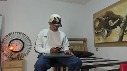 Snapshot of monsoon_the_best chatting on May 2, 3:00 am monsoon_the_best online show from May 2, 3:00 am