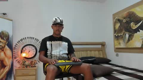 Snapshot of monsoon_the_best chatting on May 7, 5:02 am monsoon_the_best online show from May 7, 5:02 am