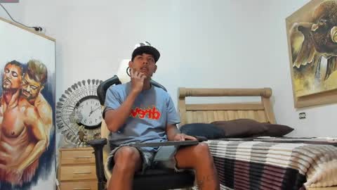 Snapshot of monsoon_the_best chatting on May 17, 5:20 pm monsoon_the_best online show from May 17, 5:20 pm