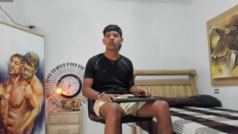 Snapshot of monsoon_the_best chatting on May 27, 3:03 am monsoon_the_best online show from May 27, 3:03 am