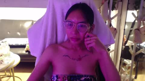 Snapshot of monstercockselfsuck chatting on December 3, 9:34 pm ELYSE A SIMPLE GIRL online show from December 3, 9:34 pm