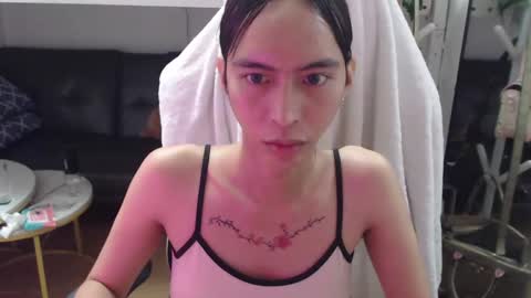 Snapshot of monstercockselfsuck chatting on December 6, 4:49 pm ELYSE A SIMPLE GIRL online show from December 6, 4:49 pm