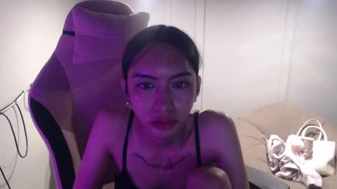 Snapshot of monstercockselfsuck chatting on February 18, 9:21 am ELYSE A SIMPLE GIRL online show from February 18, 9:21 am