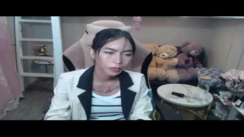 ELYSE A SIMPLE GIRL online show from March 11, 8:42 am