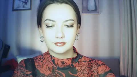 moodiemira online show from September 25, 6:44 pm