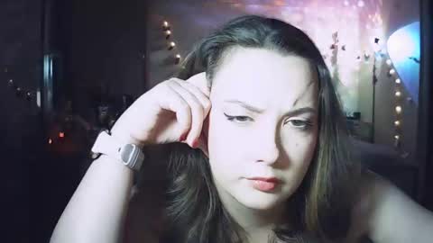 moodiemira online show from October 25, 12:40 am