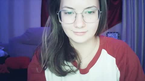 moodiemira online show from November 25, 9:15 pm