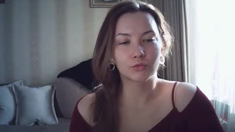 moodiemira online show from March 25, 1:39 pm