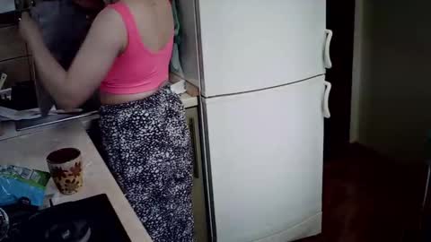 moodiemira online show from March 27, 1:33 pm