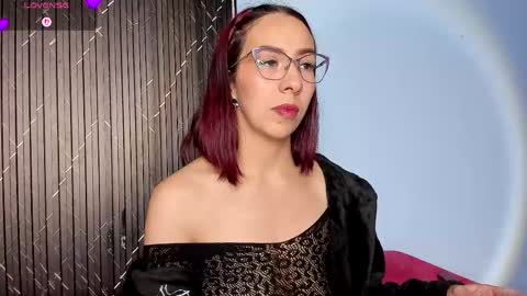 Snapshot of moolly_evanz chatting on April 20, 2:53 pm moolly_evanz online show from April 20, 2:53 pm
