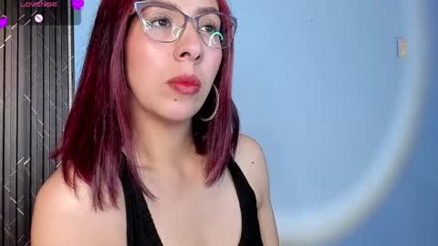Snapshot of moolly_evanz chatting on April 25, 2:58 pm moolly_evanz online show from April 25, 2:58 pm