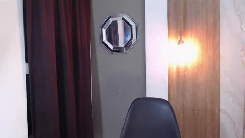 Snapshot of moon_and_fire_ chatting on February 2, 4:00 am moon_and_fire_ online show from February 2, 4:00 am