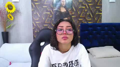 Snapshot of moon_and_fire_ chatting on February 6, 5:01 am moon_and_fire_ online show from February 6, 5:01 am