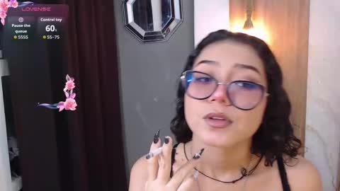 Snapshot of moon_and_fire_ chatting on February 27, 6:13 am moon_and_fire_ online show from February 27, 6:13 am