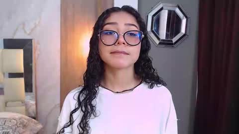 Snapshot of moon_and_fire_ chatting on February 28, 5:52 am moon_and_fire_ online show from February 28, 5:52 am