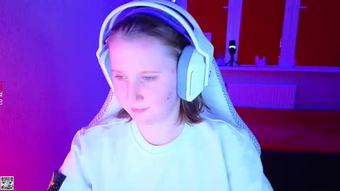 Lola online show from November 6, 4:52 pm