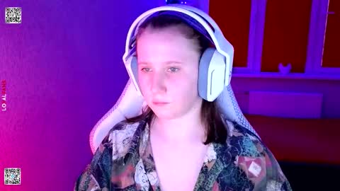 Lola online show from March 10, 3:06 pm