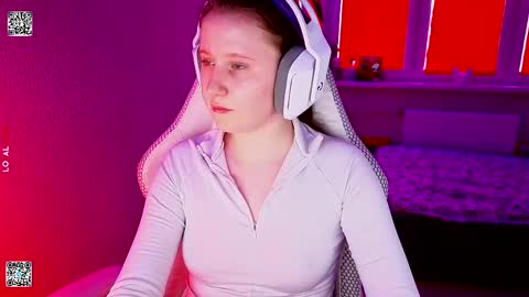 Lola online show from April 27, 10:24 am