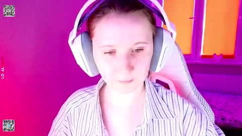 Lola online show from April 29, 1:37 pm