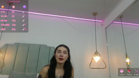 Snapshot of moon_blue95 chatting on April 24, 2:03 am Moon online show from April 24, 2:03 am