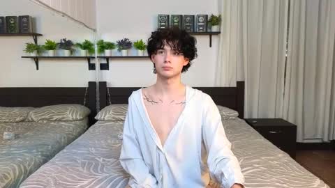 moon_gloww online show from February 12, 5:52 pm