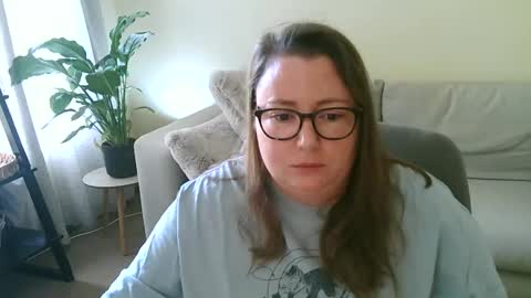 Moon Petal online show from October 6, 11:29 am