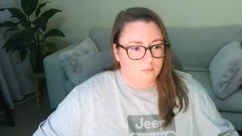 Moon Petal online show from October 21, 6:08 pm